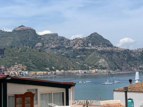 c'est la vie giardini Giardini Naxos
